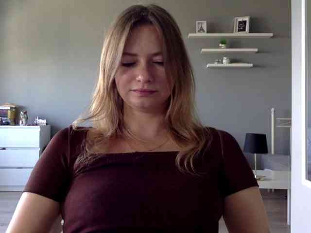 kissMillie webcam