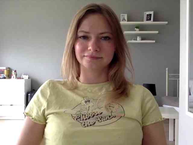 kissMillie webcam