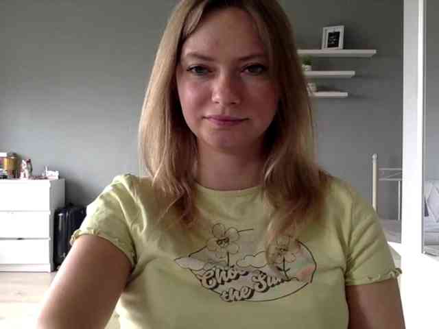 kissMillie webcam