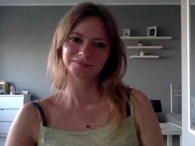 kissMillie webcam