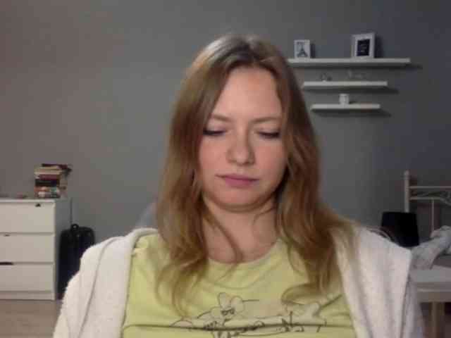kissMillie webcam
