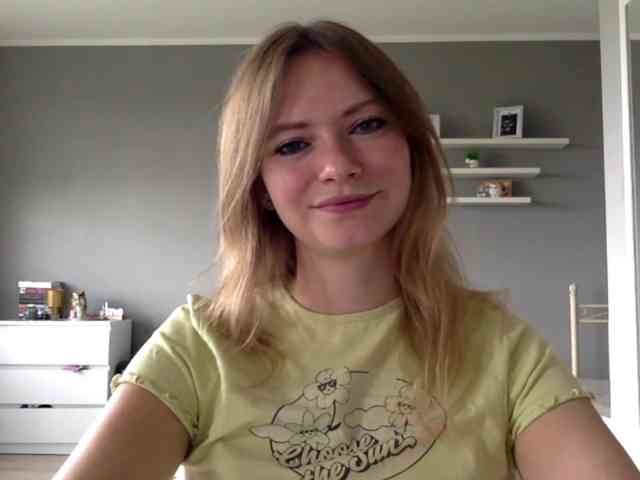 kissMillie webcam