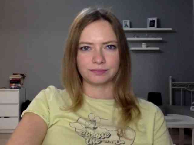 kissMillie webcam
