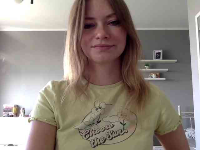 kissMillie webcam