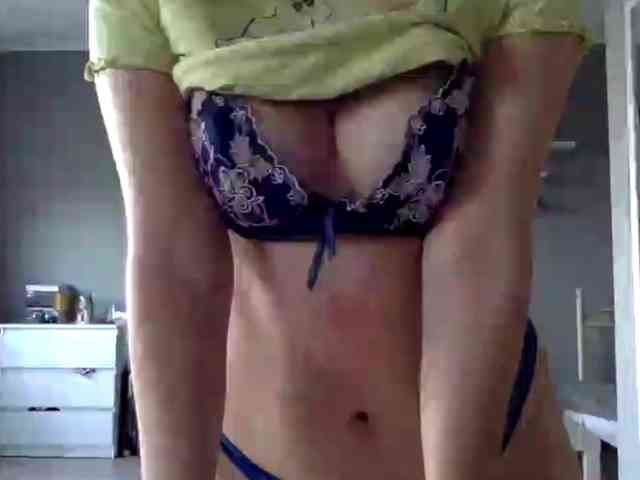 kissMillie webcam