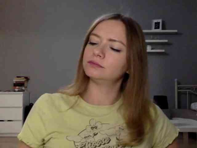 kissMillie webcam