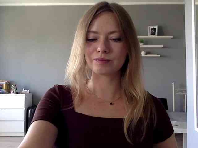 kissMillie webcam