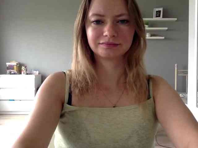 kissMillie webcam