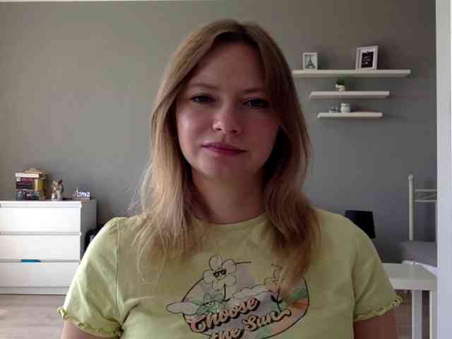 kissMillie webcam