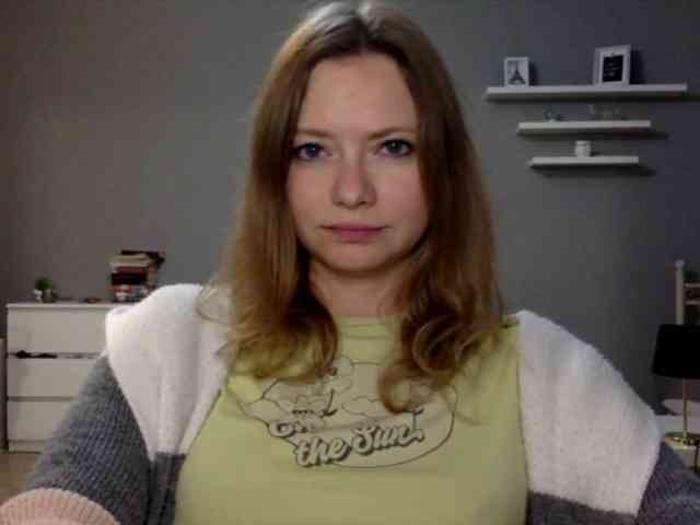 kissMillie webcam