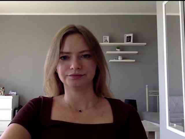 kissMillie webcam
