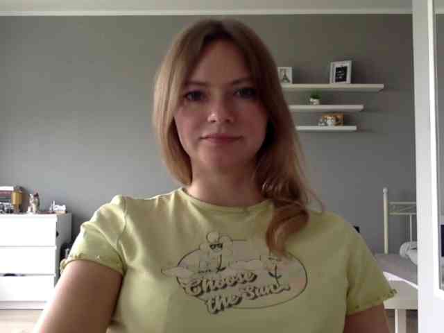kissMillie webcam