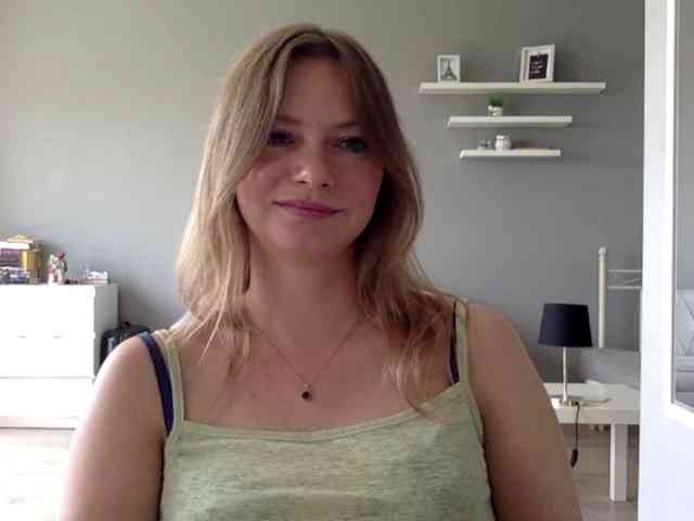 kissMillie webcam
