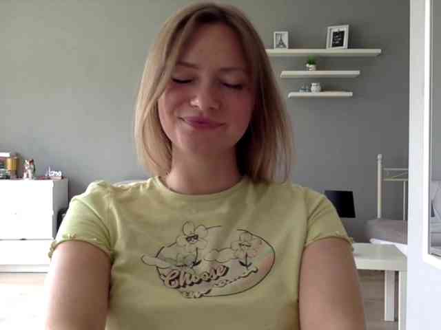 kissMillie webcam