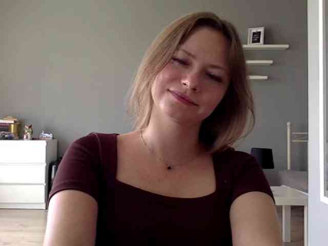 kissMillie webcam