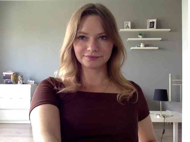 kissMillie webcam