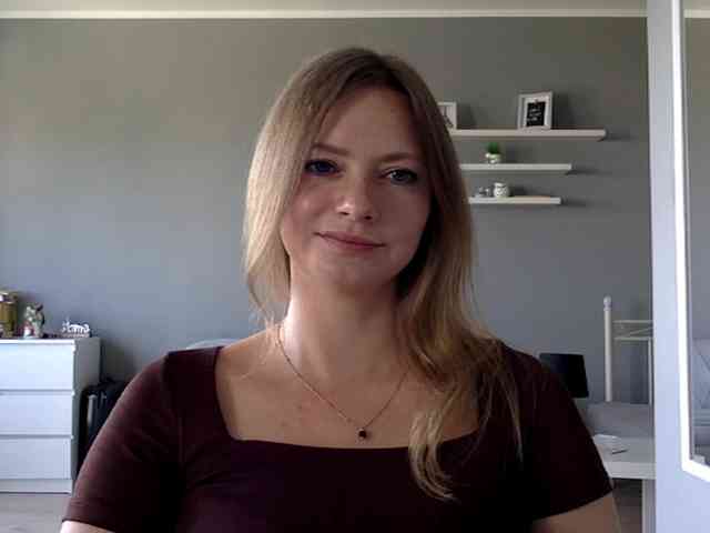 kissMillie webcam