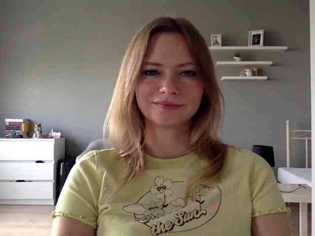kissMillie webcam