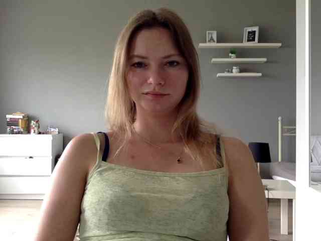 kissMillie webcam