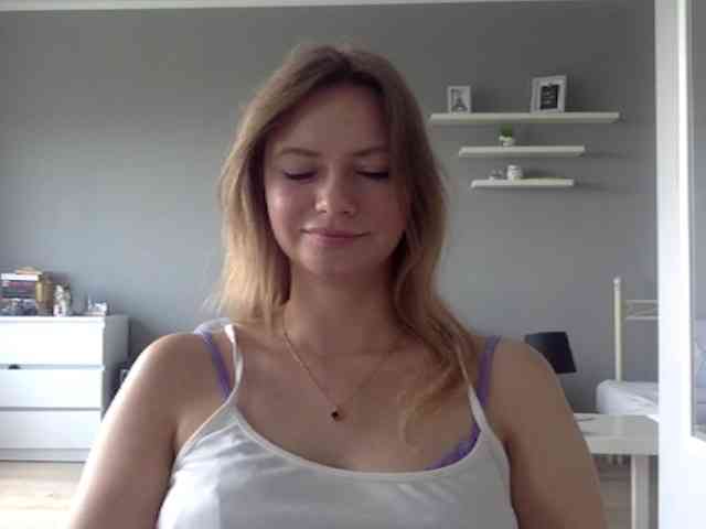 kissMillie webcam