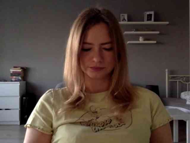 kissMillie webcam
