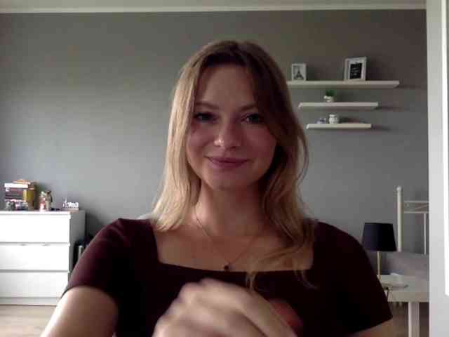 kissMillie webcam