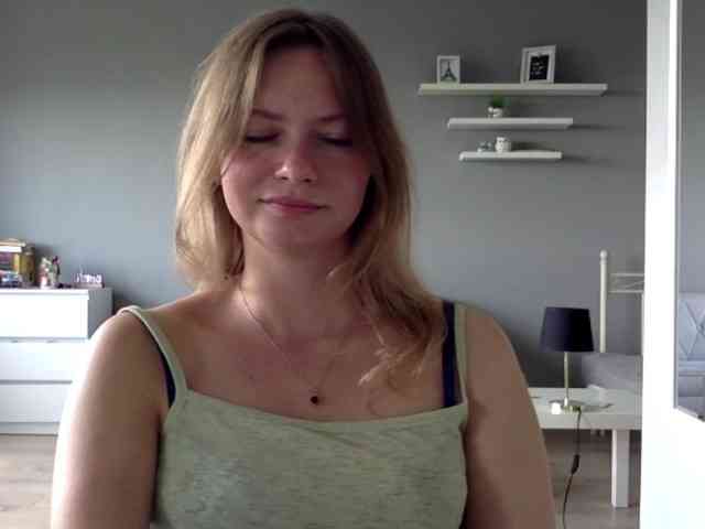 kissMillie webcam