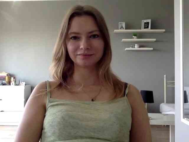 kissMillie webcam