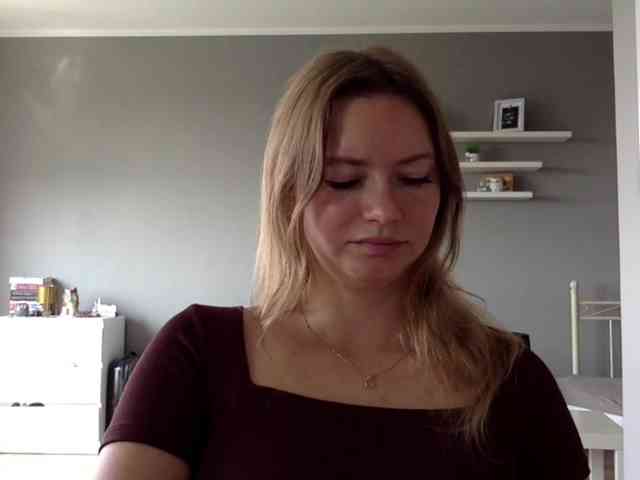 kissMillie webcam