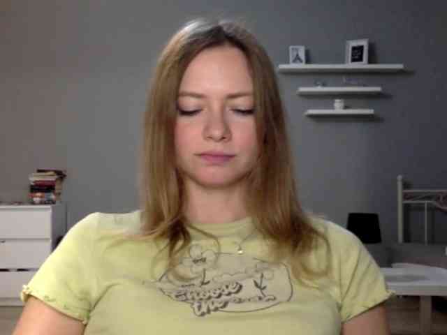 kissMillie webcam