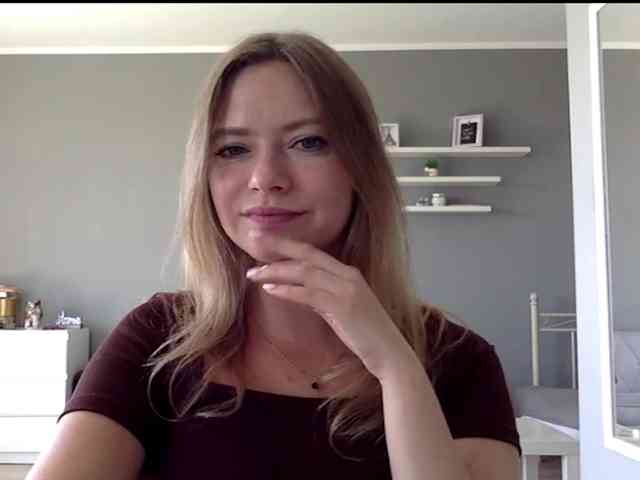 kissMillie webcam