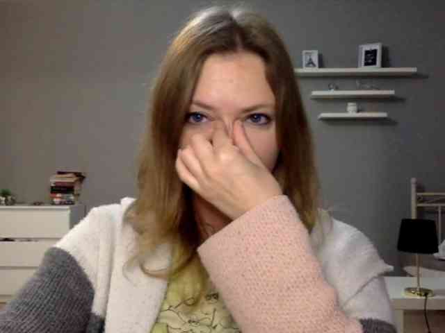kissMillie webcam