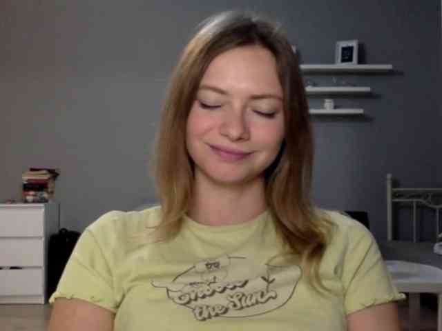kissMillie webcam