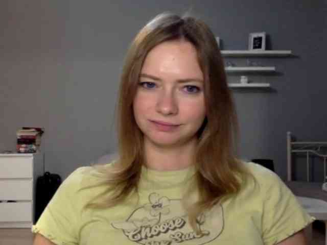 kissMillie webcam