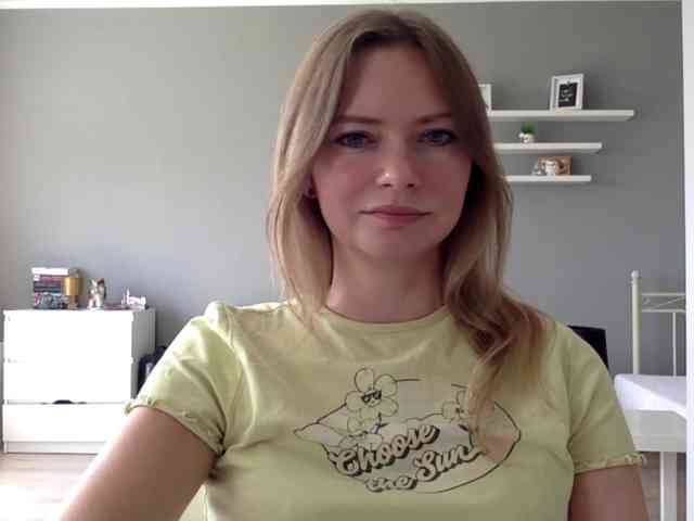 kissMillie webcam