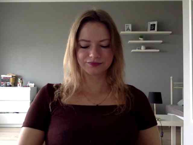 kissMillie webcam