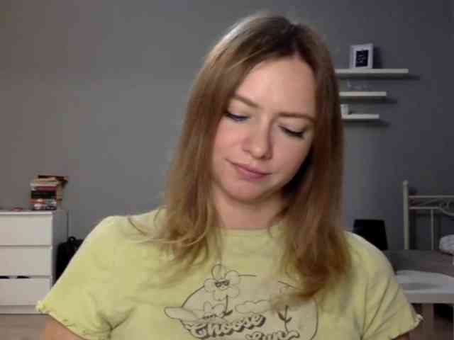 kissMillie webcam