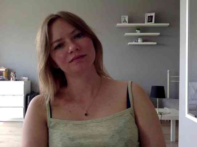 kissMillie webcam