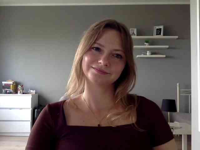 kissMillie webcam