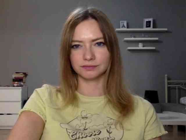 kissMillie webcam
