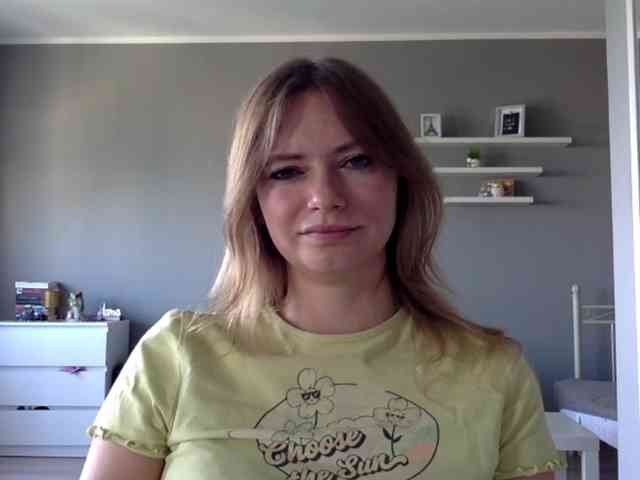 kissMillie webcam