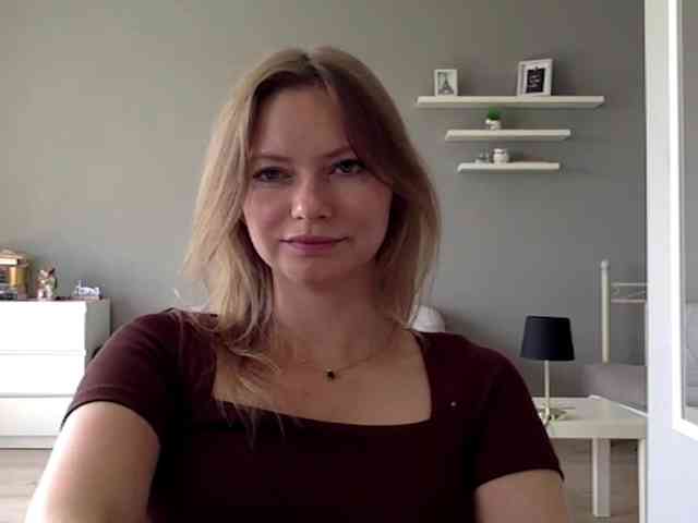 kissMillie webcam