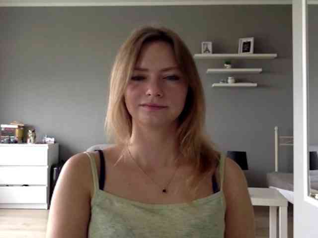 kissMillie webcam