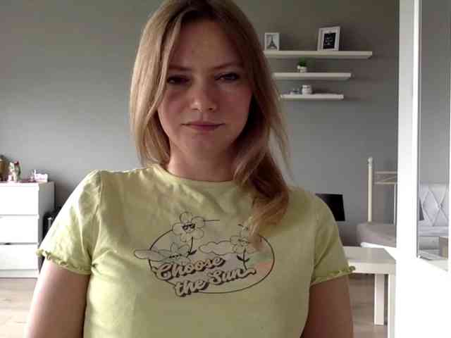 kissMillie webcam