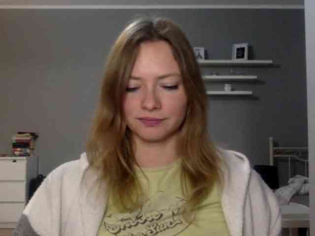 kissMillie webcam