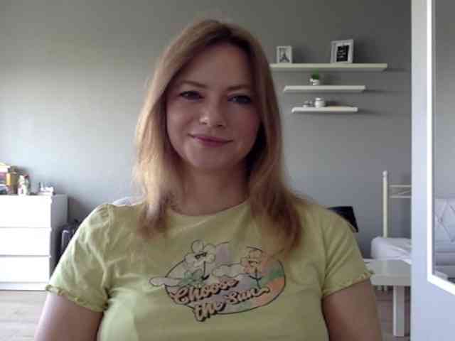 kissMillie webcam