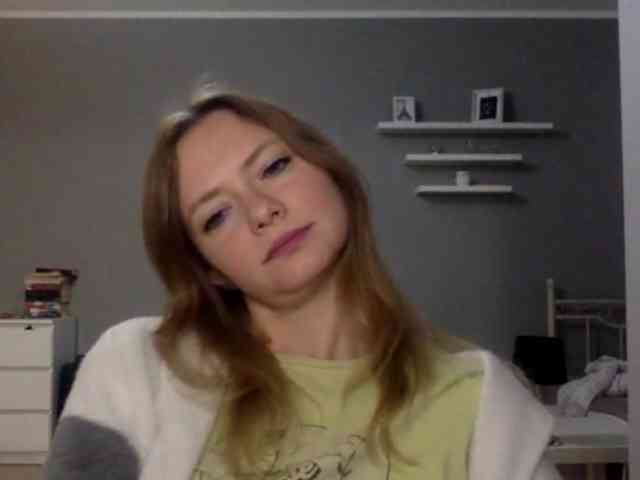 kissMillie webcam