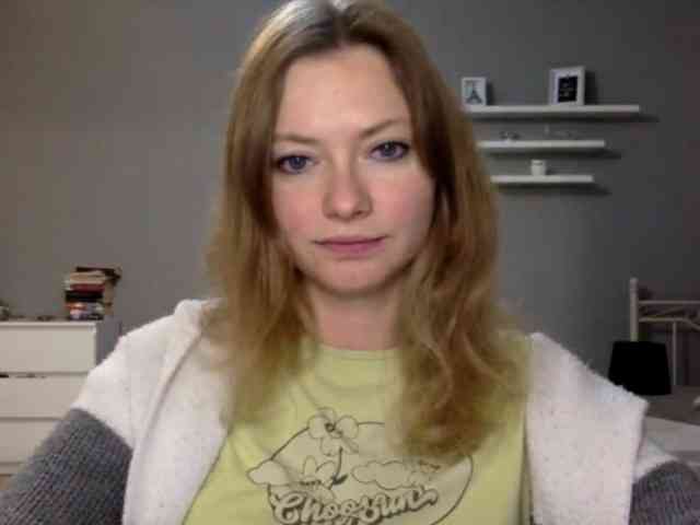 kissMillie webcam