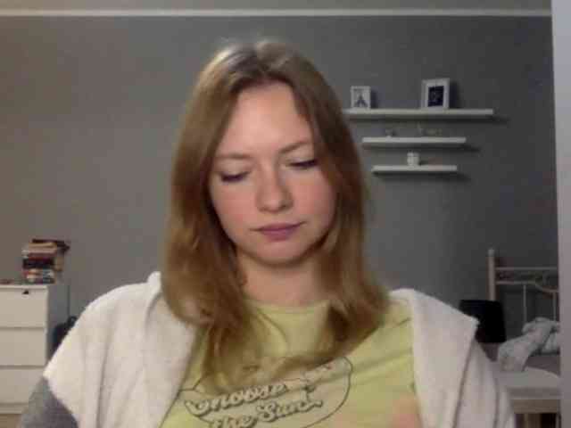 kissMillie webcam