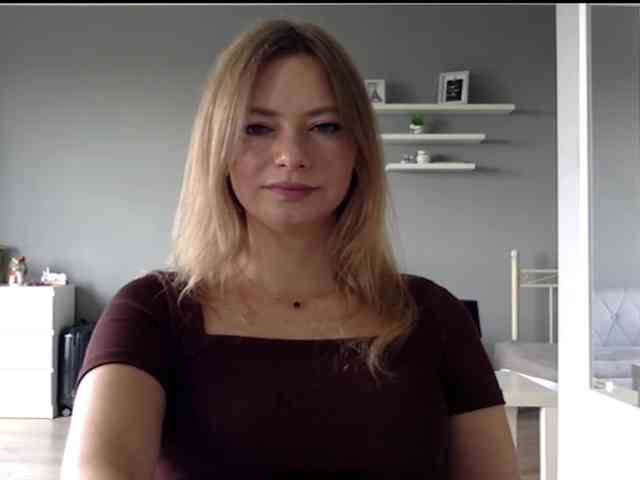 kissMillie webcam